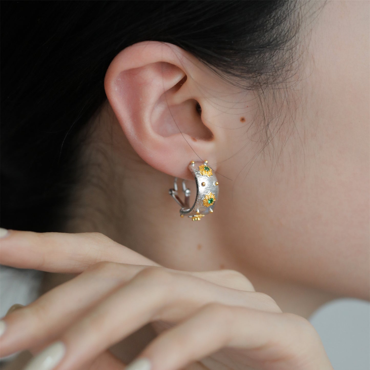 Women's Fashion Silver Green Snowflake Earrings-Jewearrings