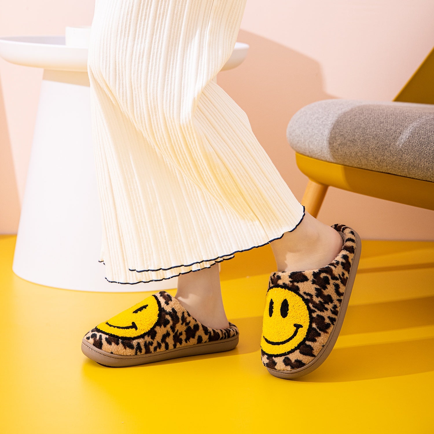 Melody Smiley Face Leopard Slippers-Jewearrings