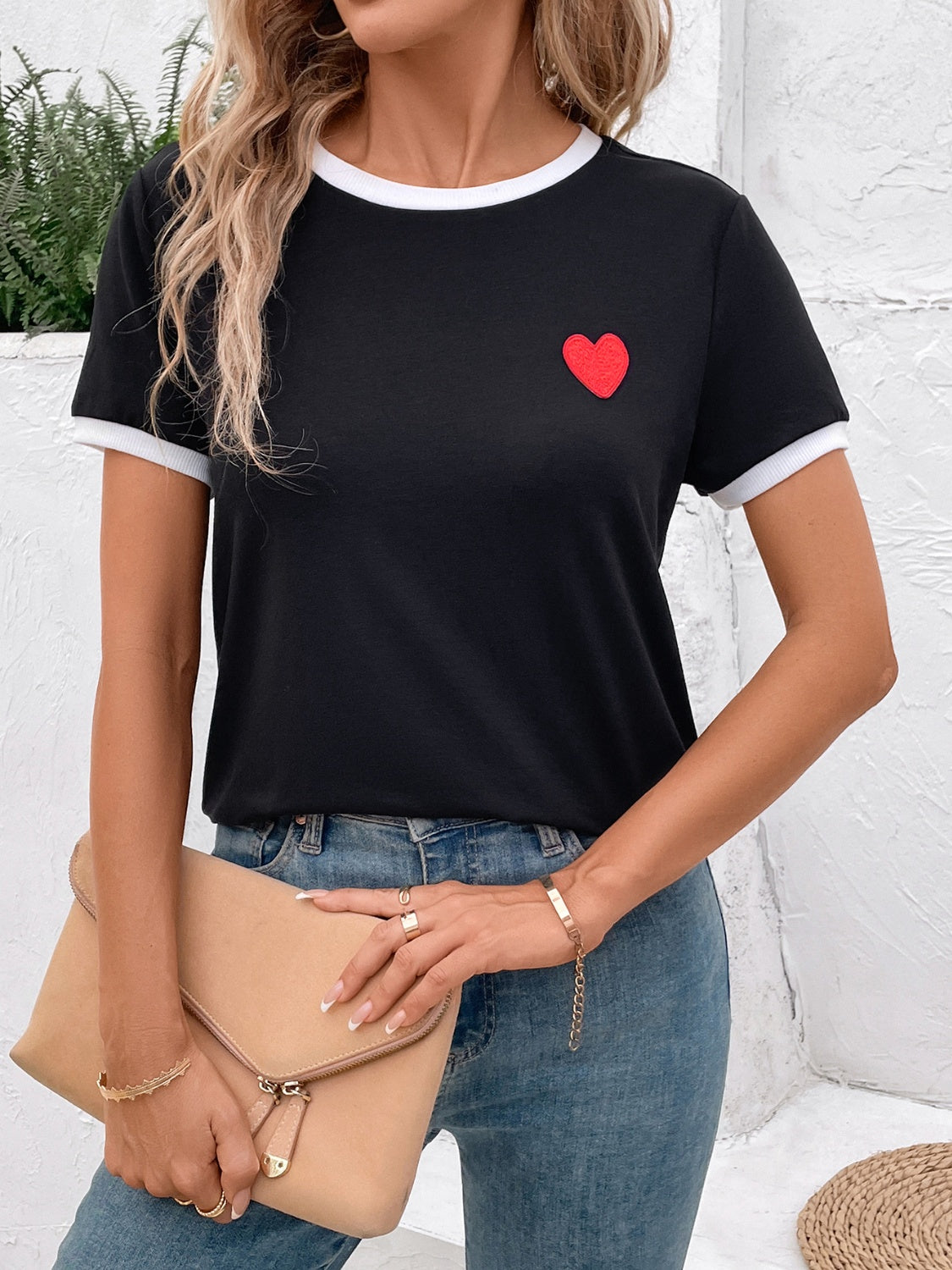 Heart Round Neck Short Sleeve T-Shirt-Jewearrings