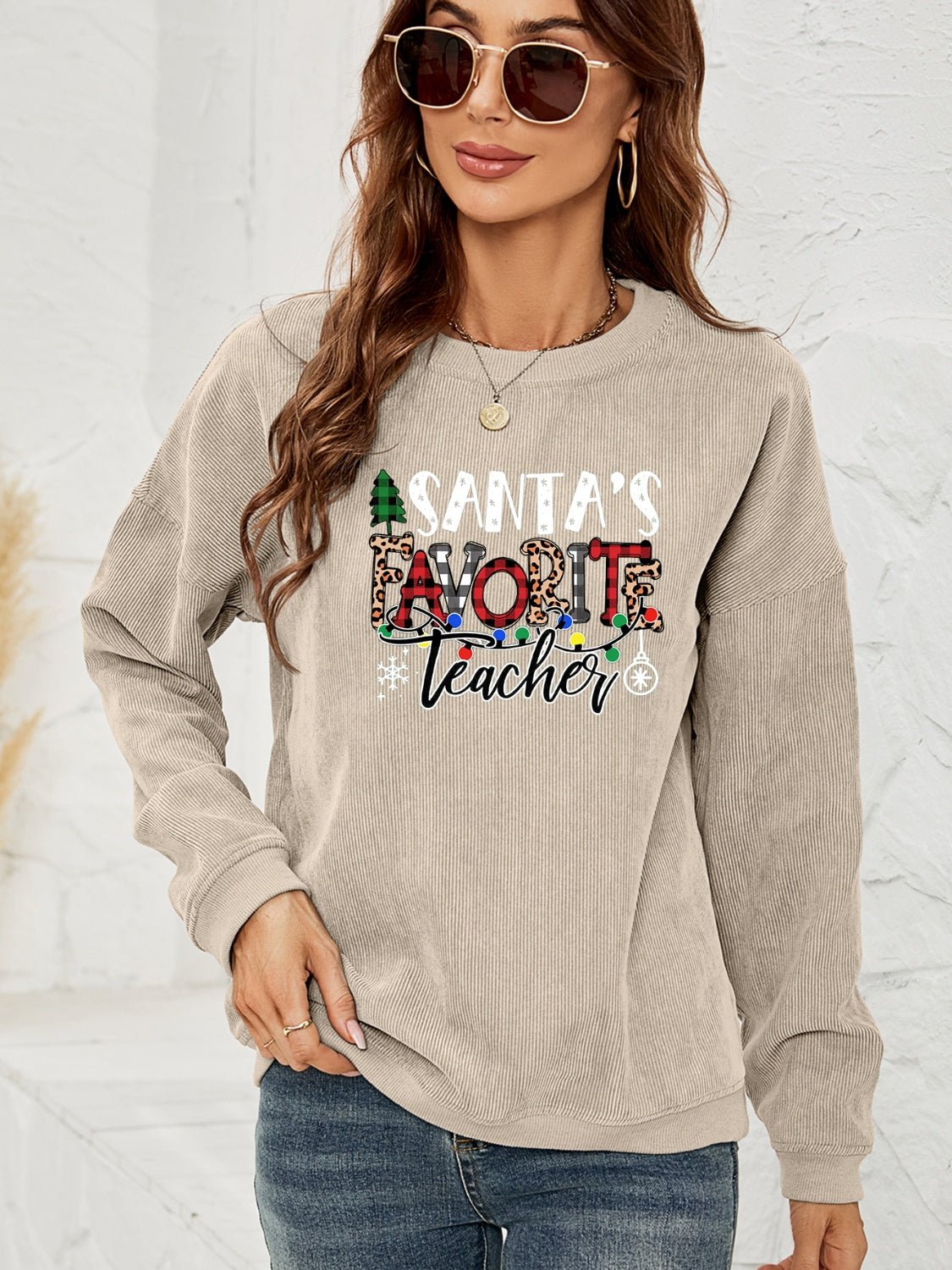 SANTA'S FAVORITE TEACHER Graphic Sweatshirt-Jewearrings