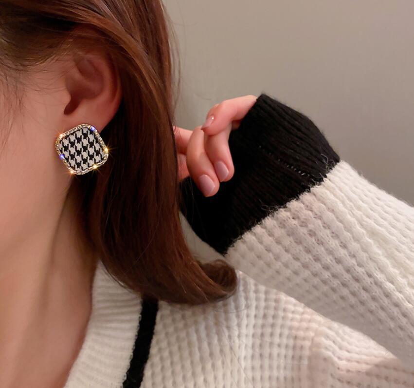 Silver Post Houndstooth Square Stud Earrings Vintage-Jewearrings