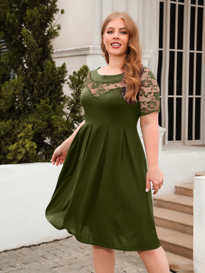 Plus Size Ruched Round Neck Short Sleeve Dress-Jewearrings