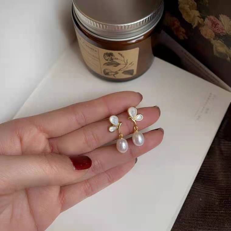 Mother Butterfly Freshwater Rice Pearl Earrings-Jewearrings