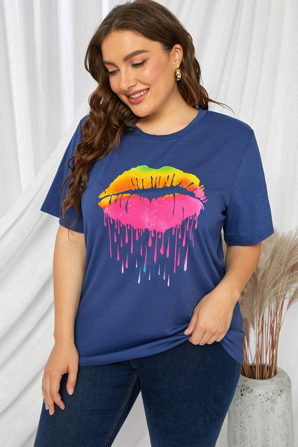 Plus Size Lip Graphic Tee Shirt-Jewearrings