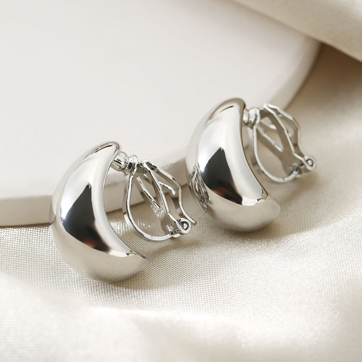 Fashion New Earrings French Entry Lux Drop-shaped Ear Clip-Jewearrings