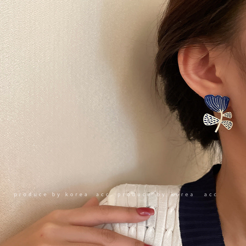 Silver Needle Asymmetric Ginkgo Leaf Earrings Korean Design Sense-Jewearrings