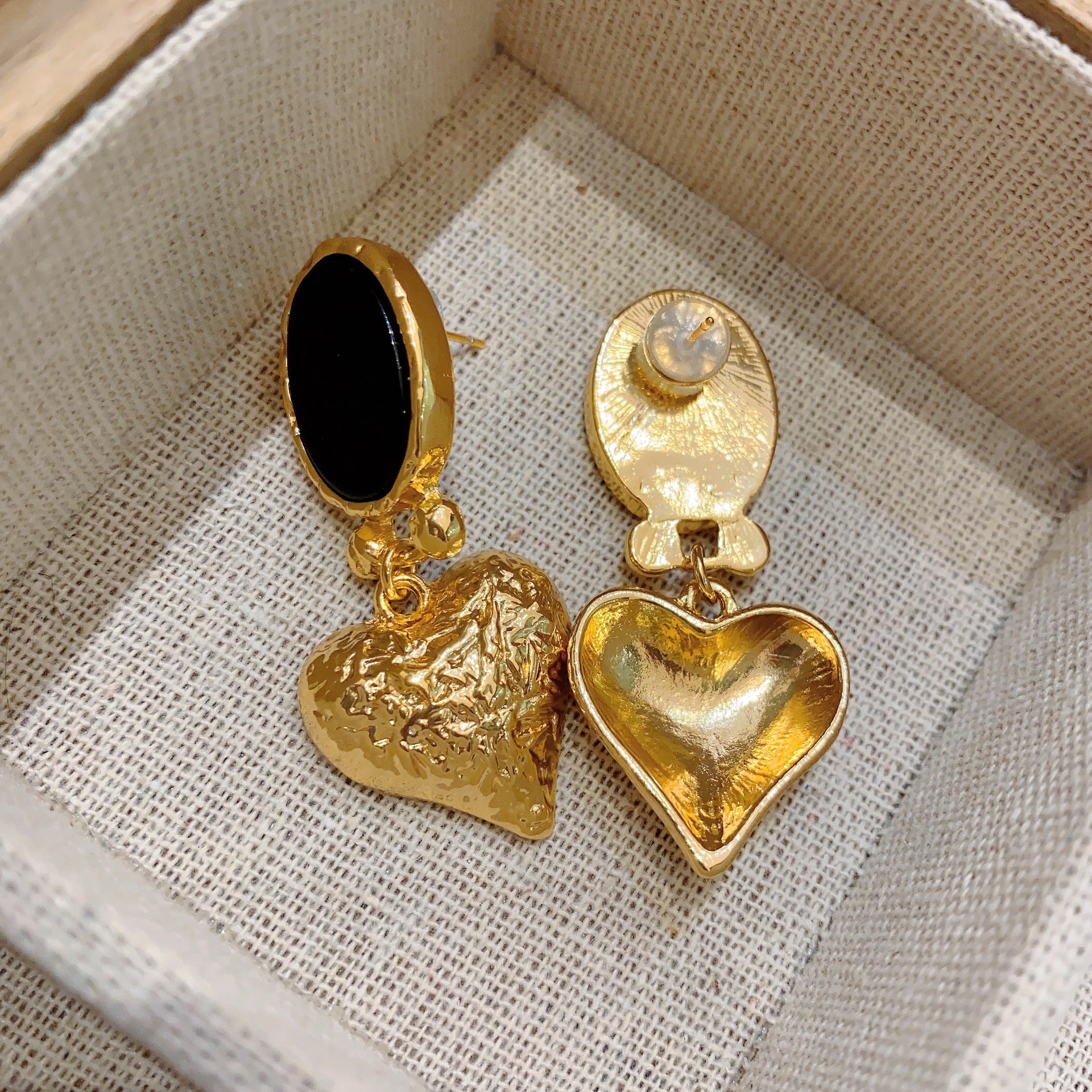 Vintage Inlaid Black Agate Ear Clip Heart-shaped Earrings-Jewearrings