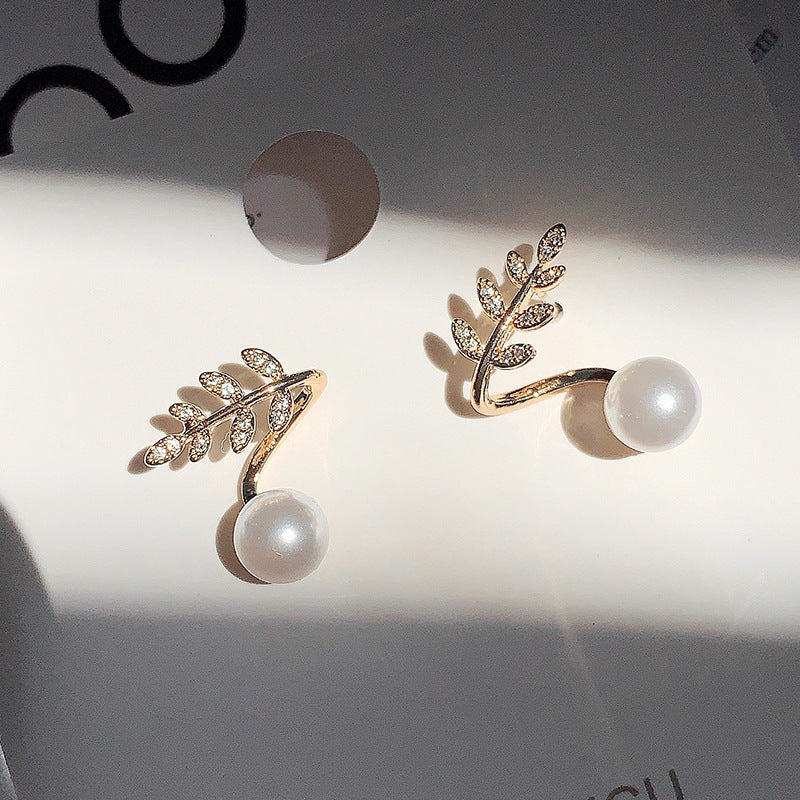 Pearl leaf earrings-Jewearrings