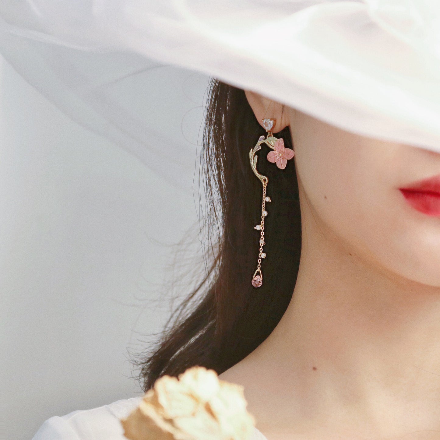 Long asymmetric pearl earrings-Jewearrings