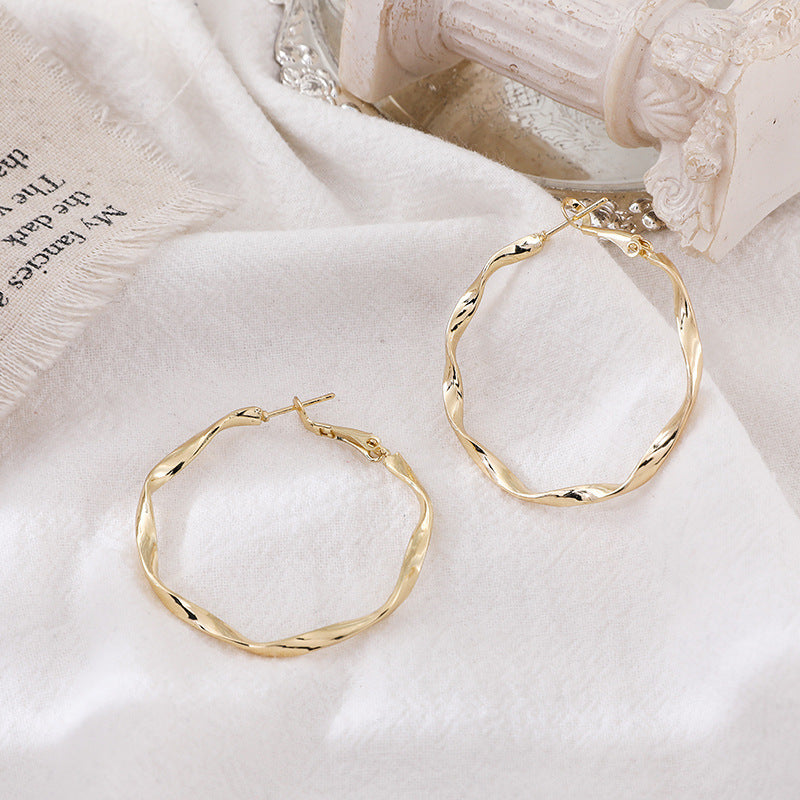 Metal hoop earrings-Jewearrings