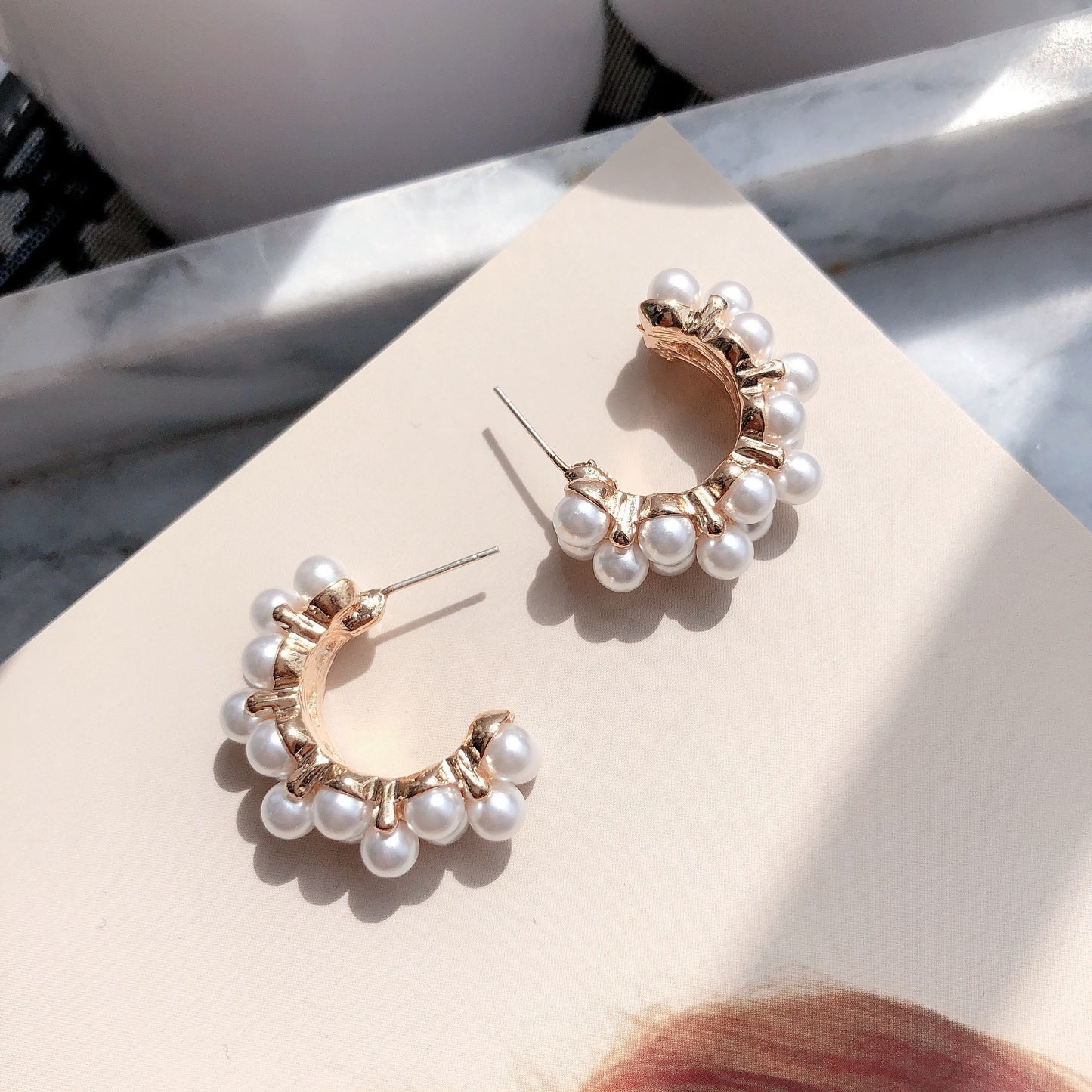 Pearl earrings are thin-Jewearrings