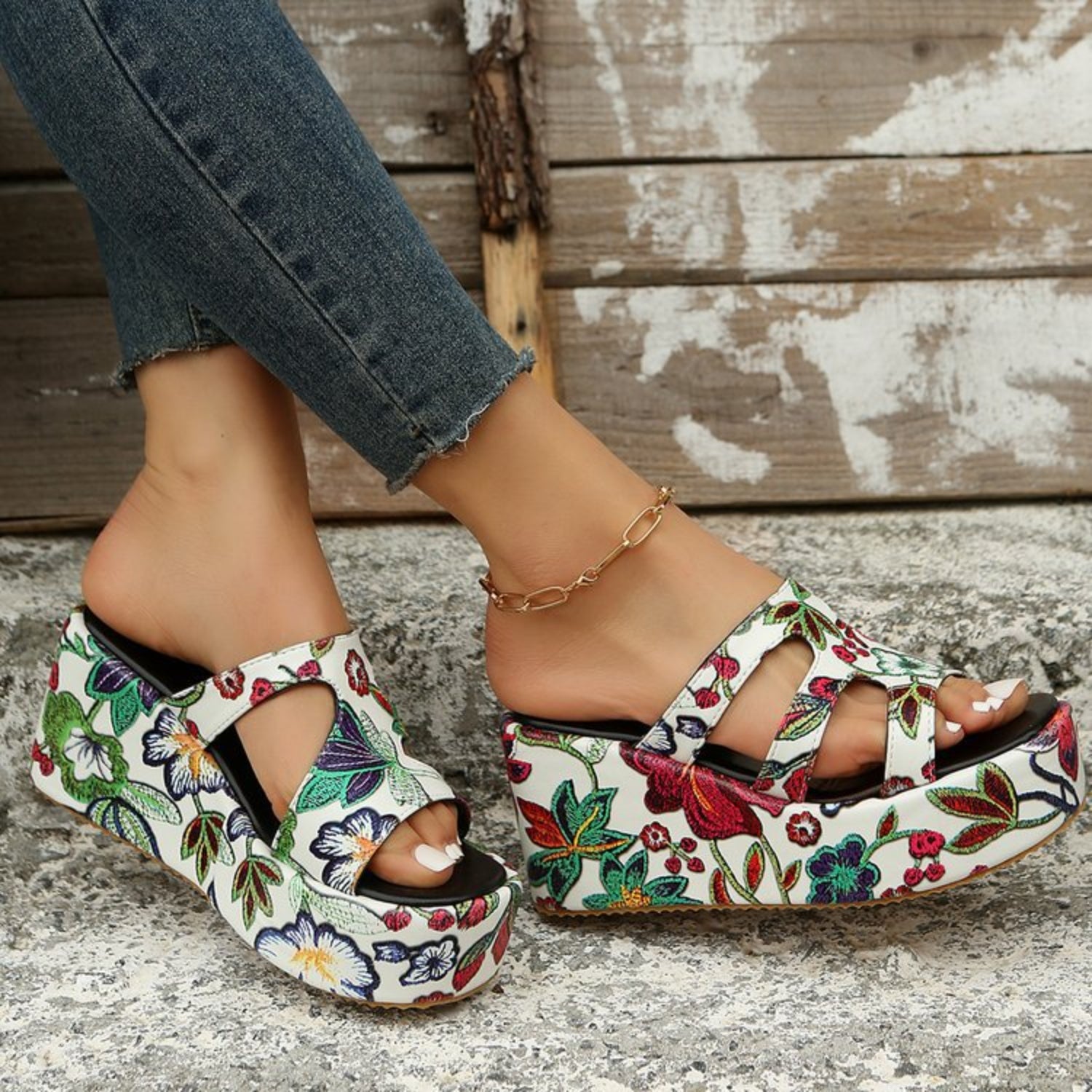 Cutout Floral Peep Toe Sandals-Jewearrings