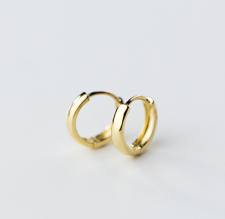 Sweet Simple Glossy Gold Round Earrings-Jewearrings