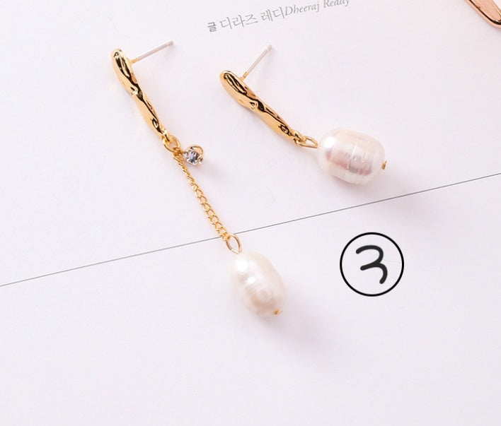 Vintage geometric metal pearl asymmetric earrings design personalized earrings-Jewearrings