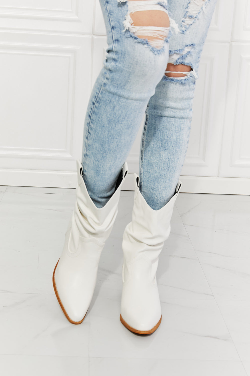 MMShoes Better in Texas Scrunch Cowboy Boots in White-Jewearrings