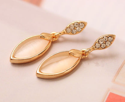 Simple opal boutique earrings-Jewearrings