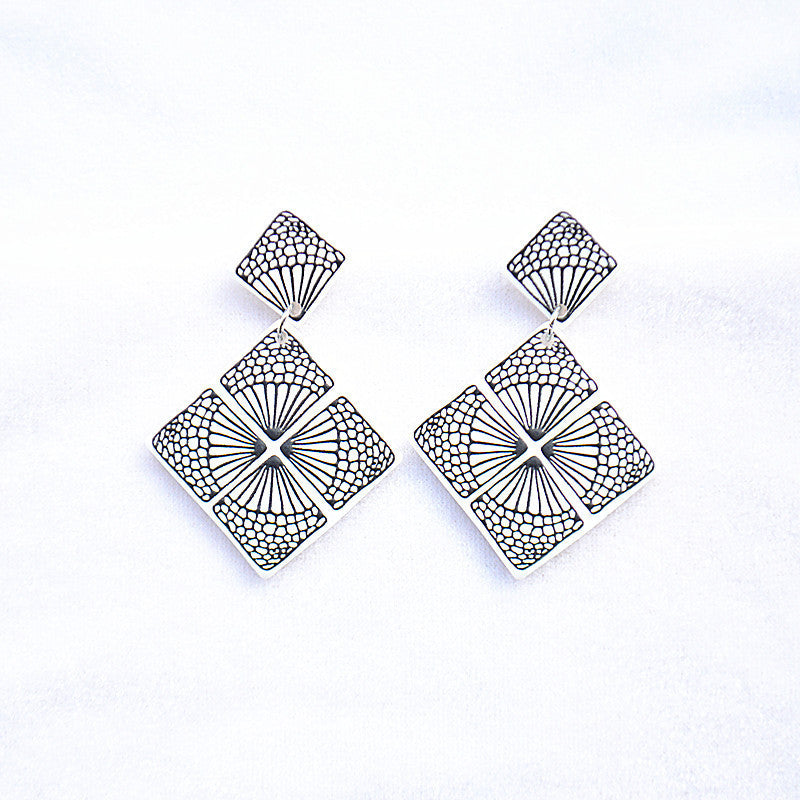 Silver Needle Korean Plate Acetate Earrings Personalized 3D Printing Black and White Sketch Girl Portrait Earrings-Jewearrings