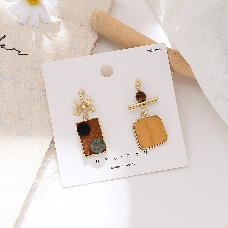 Needle Korean Oil Painting Style Retro Simple Temperament Asymmetric Niche Earrings Personality Creative Art Stud Earrings-Jewearrings