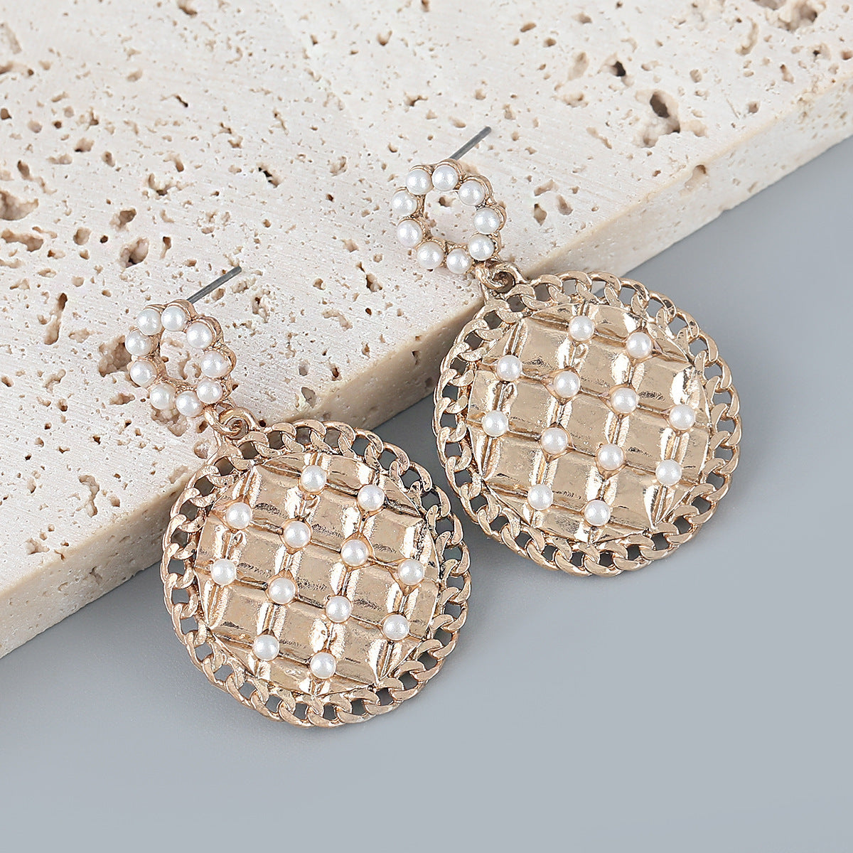 New Mesh Alloy Inlaid Pearl Round Earrings Female Trend-Jewearrings