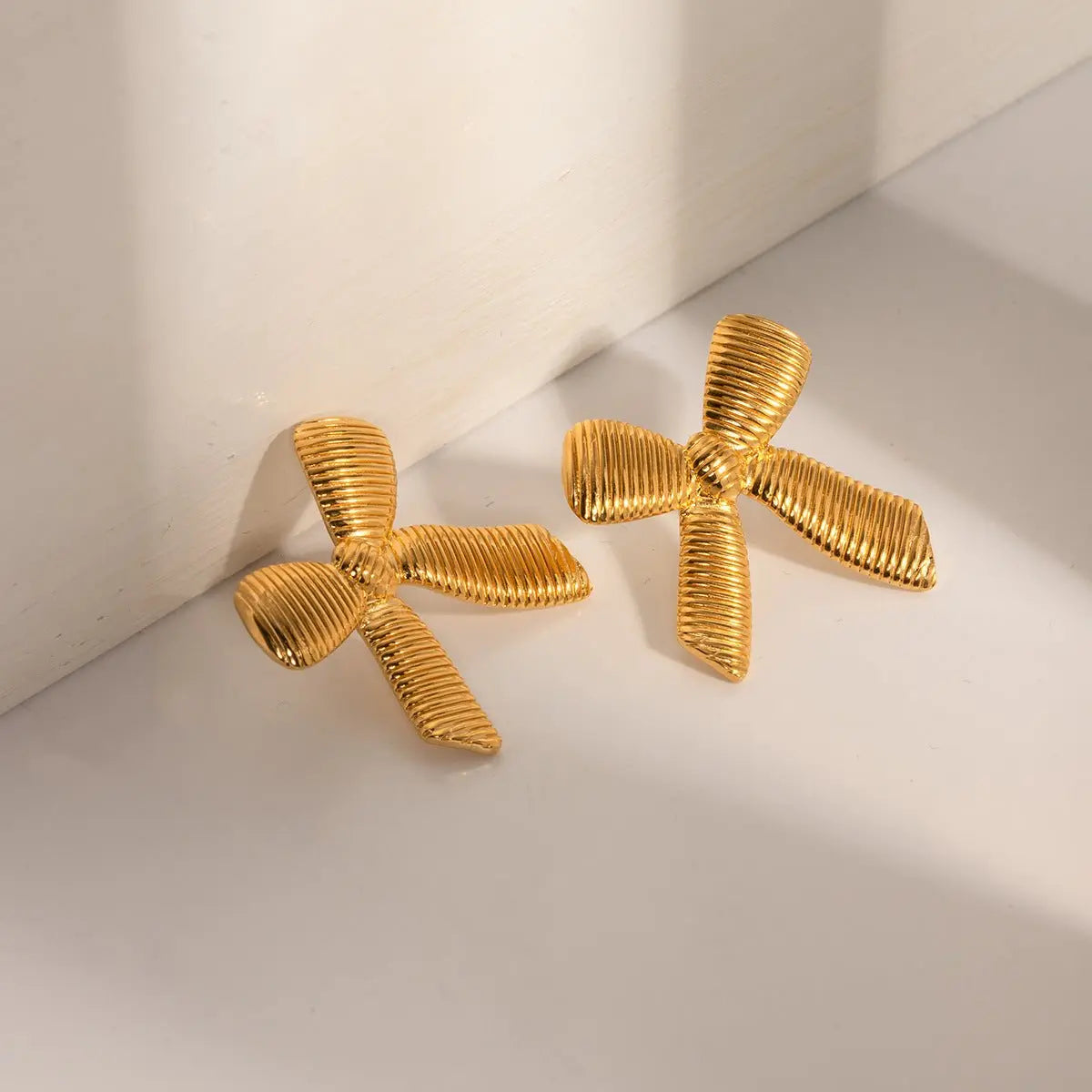 18K Gold Bow Earrings | Classic & Elegant Look-Jewearrings