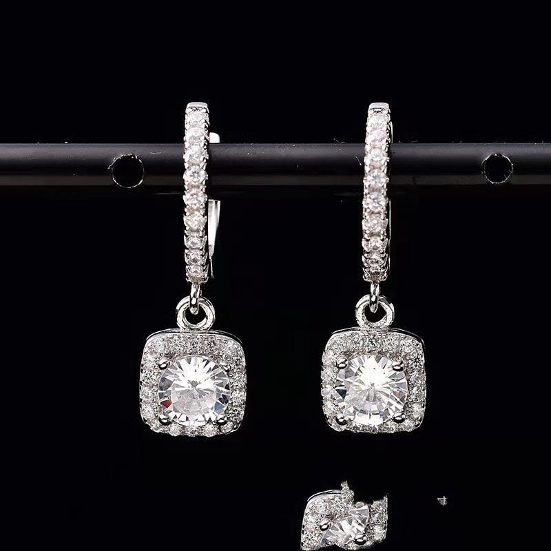 18k White Gold Stud Earrings 50 Minutes Ears-Jewearrings