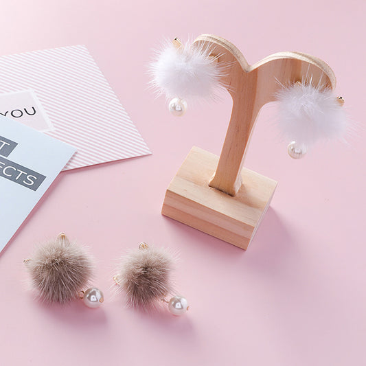 Korean version of the autumn and winter new sweet student cat ears hair ball earrings personality water mink pearl earrings earrings-Jewearrings