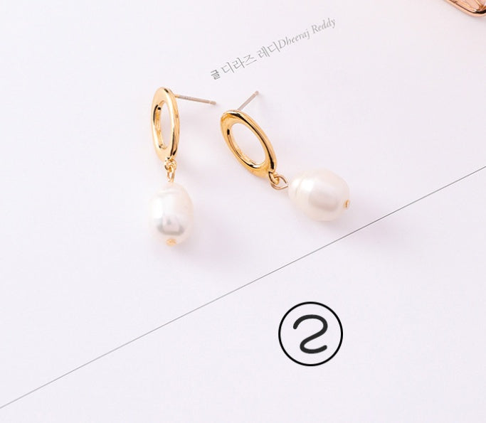 Vintage geometric metal pearl asymmetric earrings design personalized earrings-Jewearrings