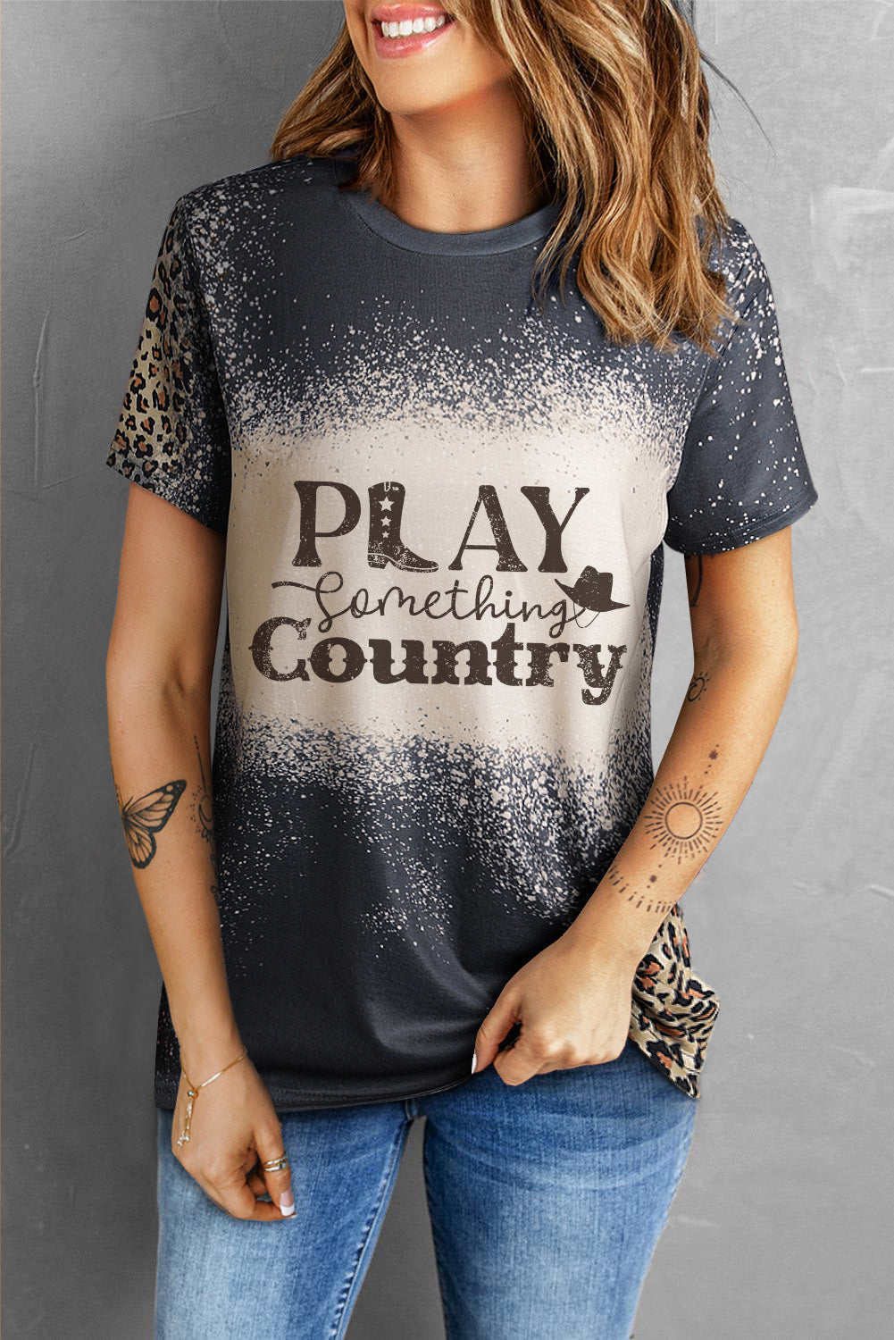 PLAY SOMETHING COUNTRY Graphic Leopard Tee-Jewearrings