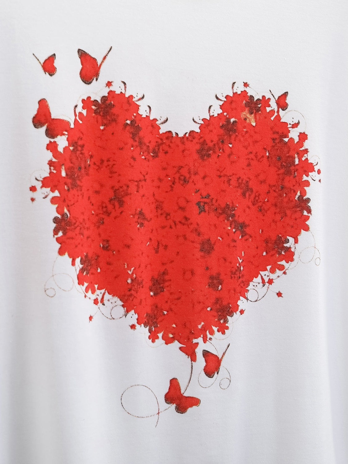 Heart Round Neck Short Sleeve T-Shirt-Jewearrings