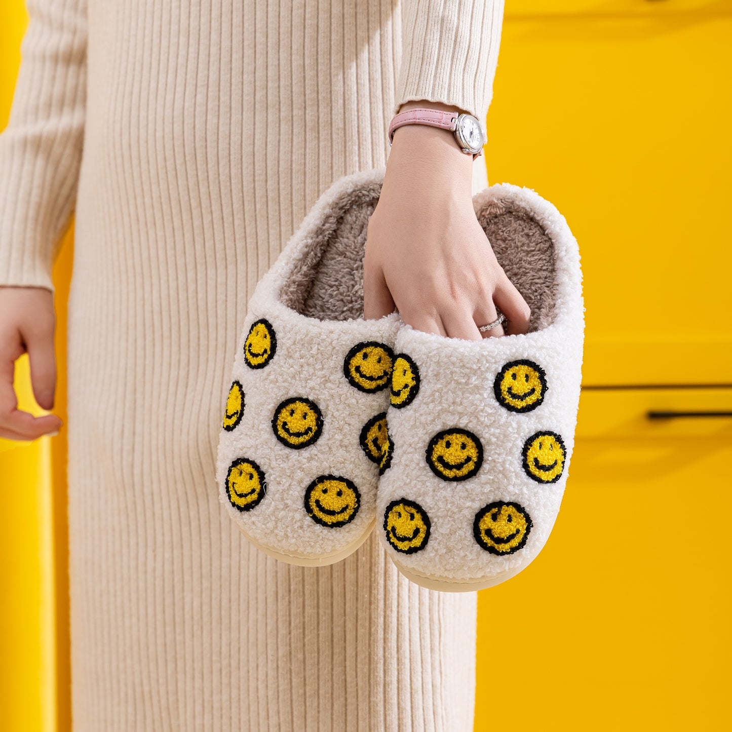 Melody Smiley Face Slippers-Jewearrings