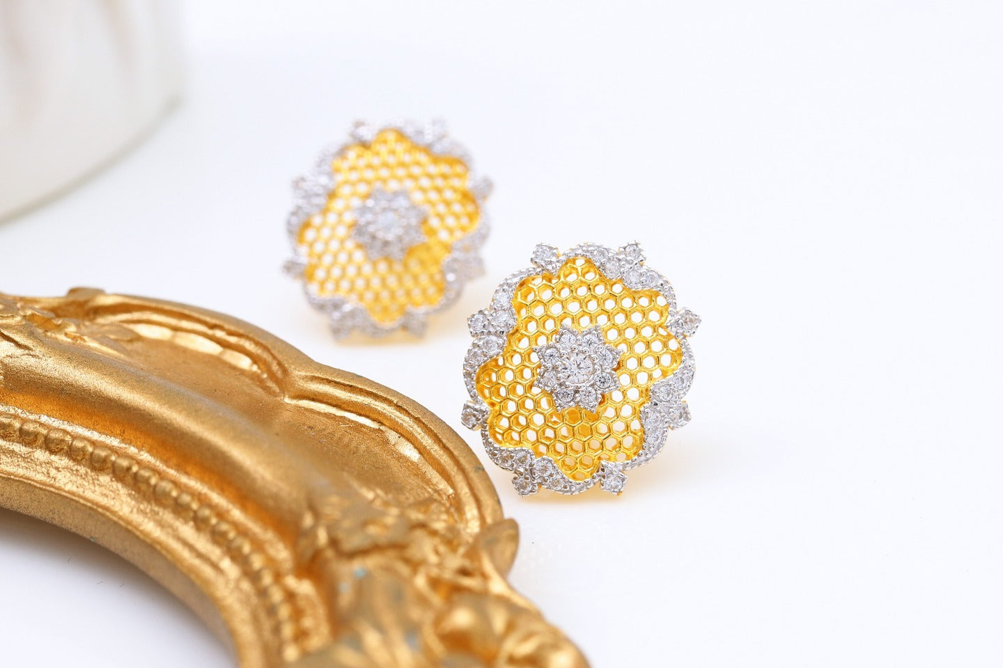 Light Luxury 925 Silver And Gold Honeycomb Snowflake Stud Earrings-Jewearrings