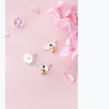 Ladies Fashion Personality Cute Little Bee Stud Earrings-Jewearrings