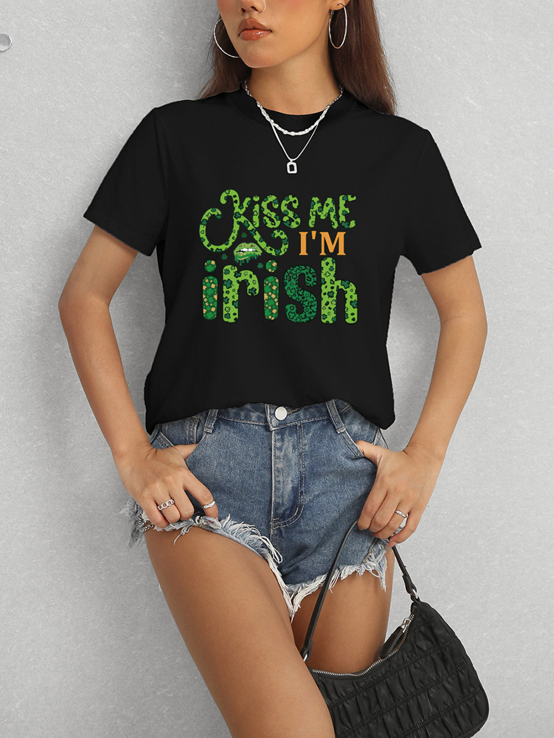 KISS ME I'M IRISH Round Neck T-Shirt-Jewearrings