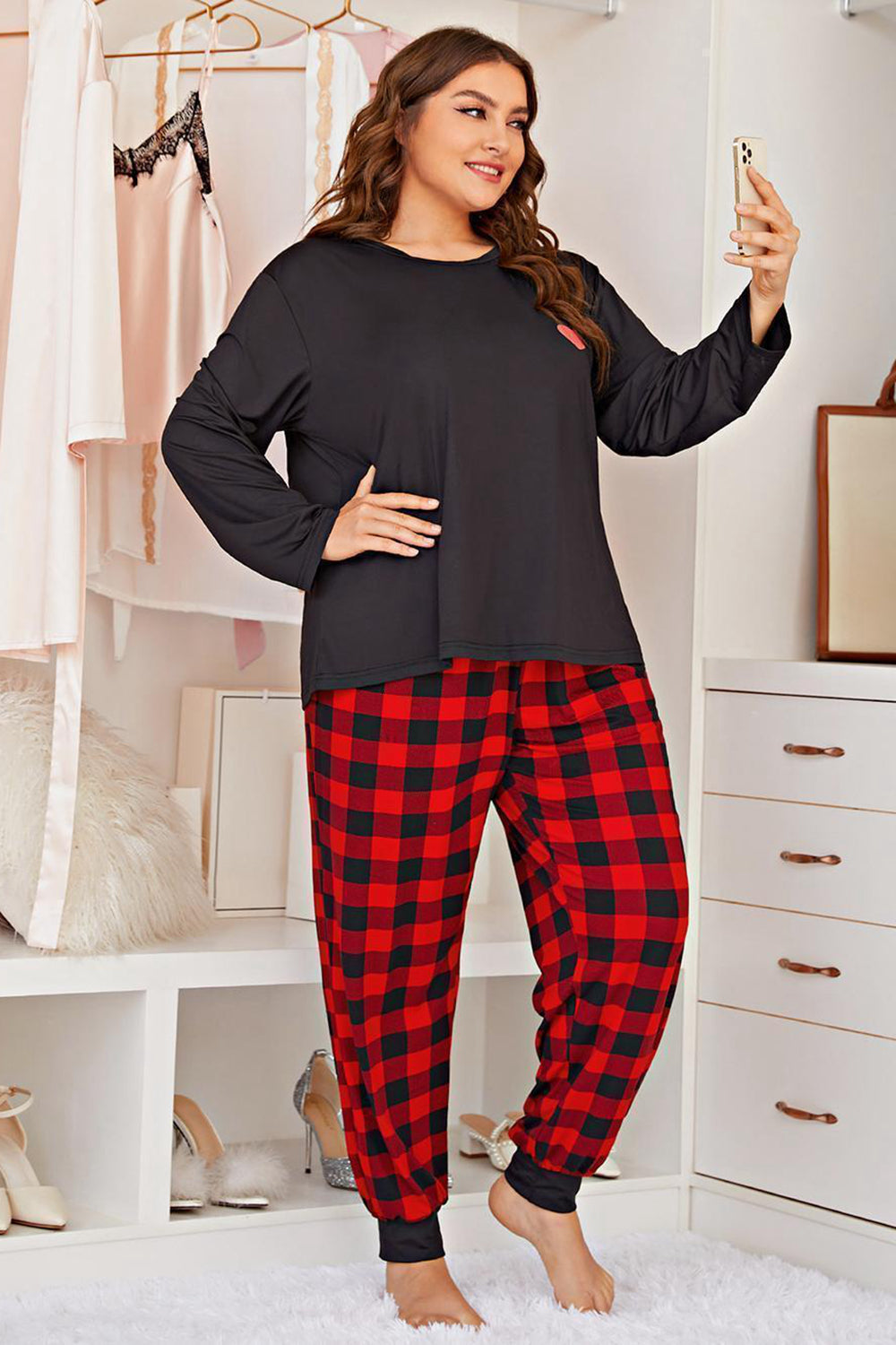 Plus Size Heart Graphic Top and Plaid Joggers Lounge Set-Jewearrings