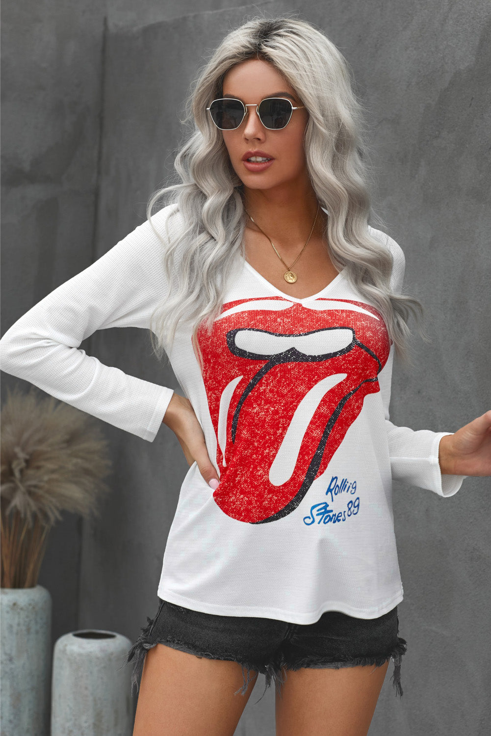 Lips Graphic V-neck T-Shirt-Jewearrings