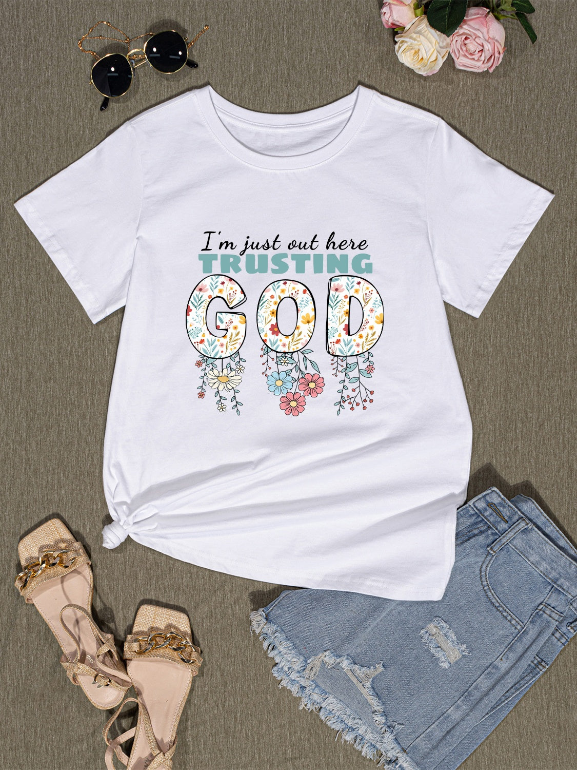 I'M JUST OUT HERE TRUSTING GOD Round Neck T-Shirt-Jewearrings