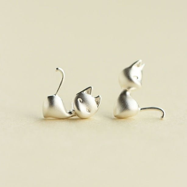 Cute kitten 925 sterling silver stud earrings Creative asymmetry literary small earrings female gift-Jewearrings