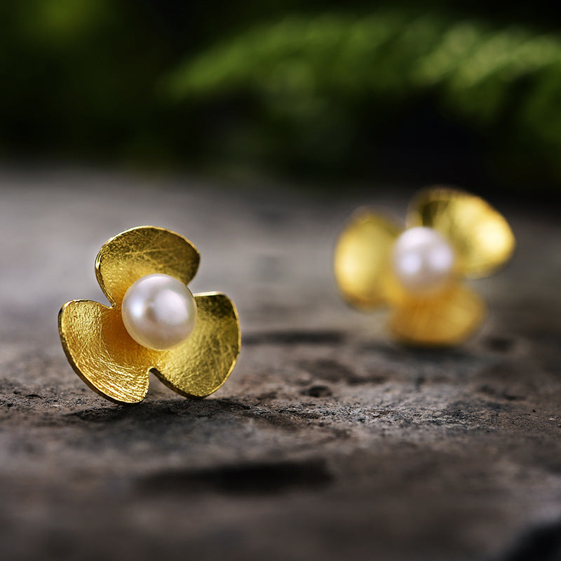 Pearl shamrock clover earrings-Jewearrings