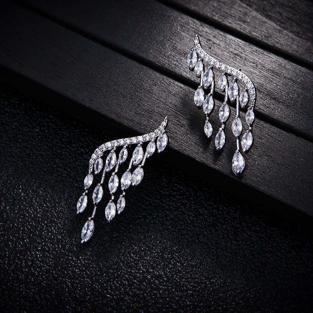 Micro-inlaid Zircon Exquisite Tassel Temperament Female Stud Earrings-Jewearrings