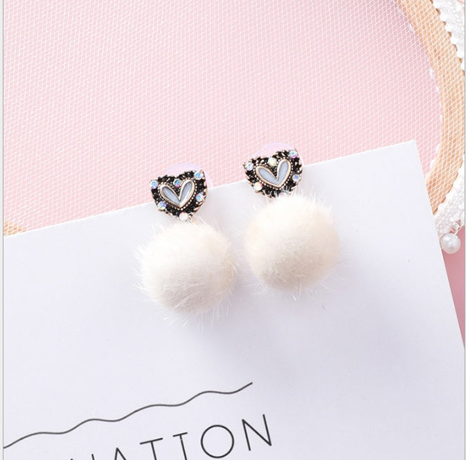 Winter new sweet temperament cute heart-shaped hair ball earrings personalized diamond love earrings earrings 925 silver needle-Jewearrings