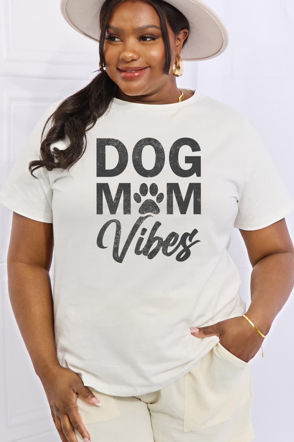 Simply Love Full Size DOG MOM VIBES Graphic Cotton Tee-Jewearrings