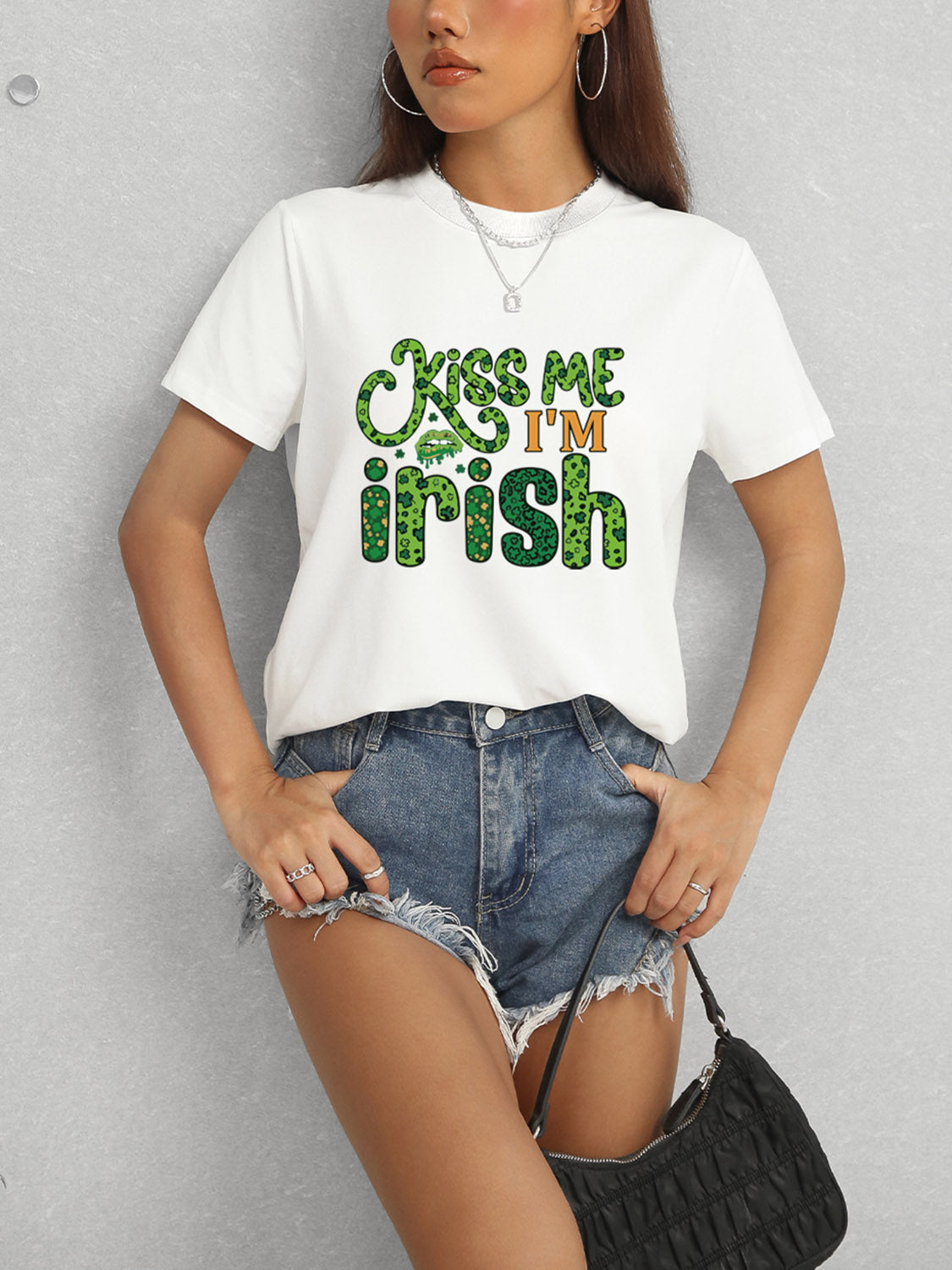 KISS ME I'M IRISH Round Neck T-Shirt-Jewearrings