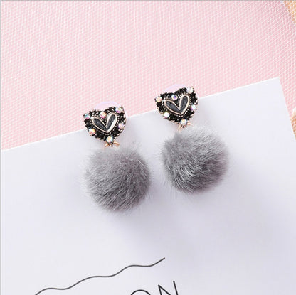 Winter new sweet temperament cute heart-shaped hair ball earrings personalized diamond love earrings earrings 925 silver needle-Jewearrings