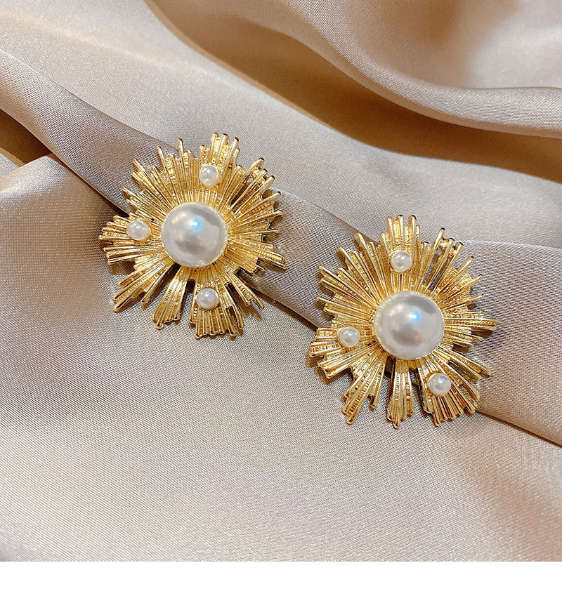 Vintage High-end Earrings Pearl Ocean Scallop-shaped Creative Earrings Earrings-Jewearrings