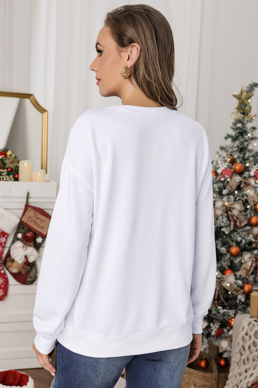 SANTA'S FAVORITE MAMA Graphic Sweatshirt-Jewearrings