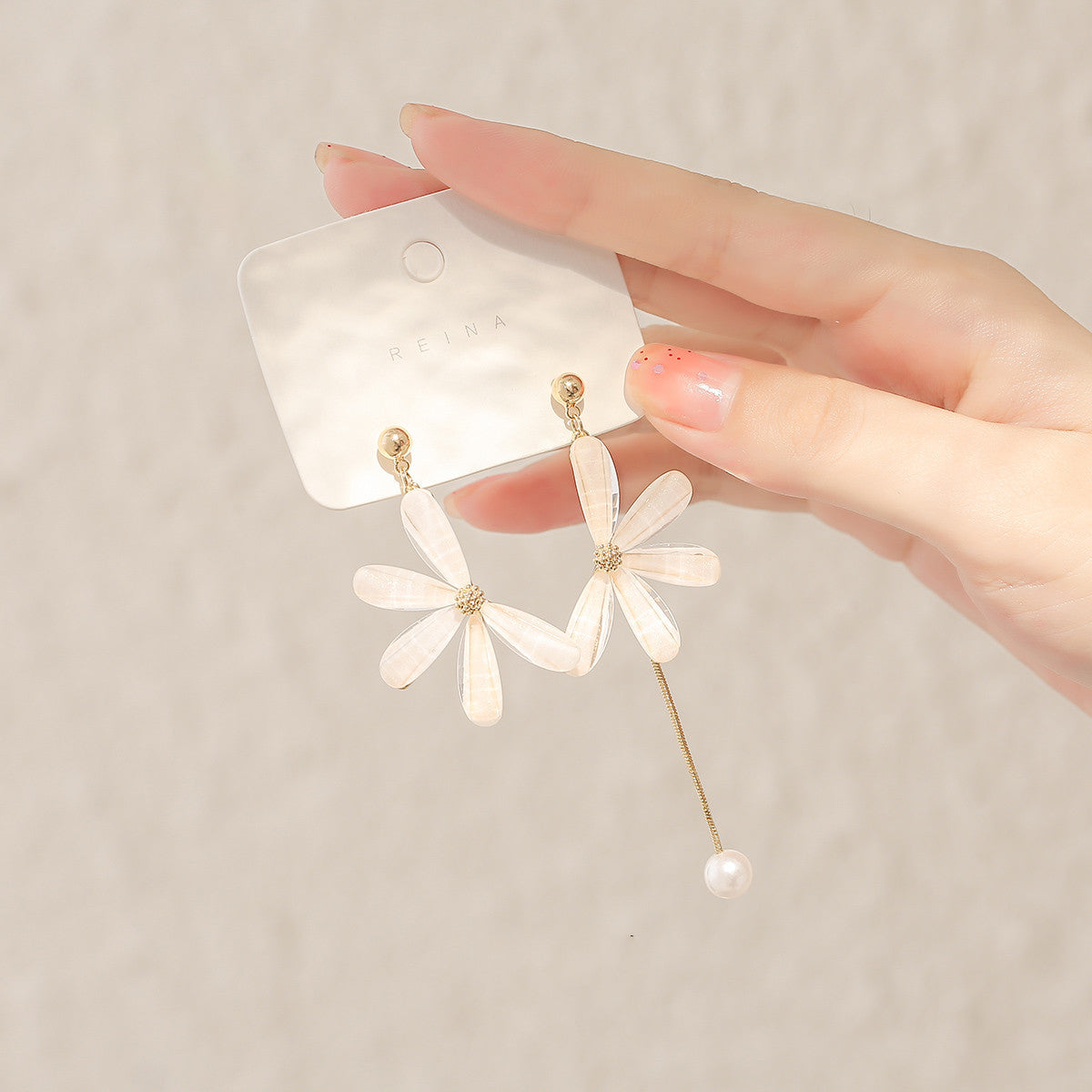 Temperament Flower Earrings Female Daisy Ear Clip-Jewearrings