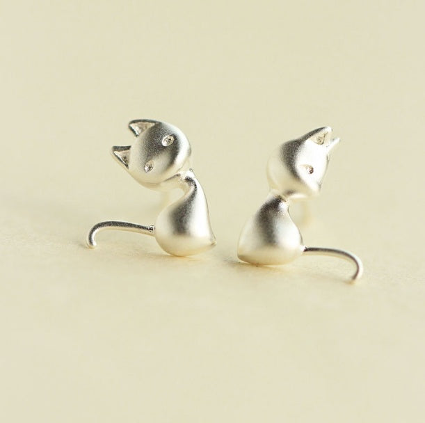 Cute kitten 925 sterling silver stud earrings Creative asymmetry literary small earrings female gift-Jewearrings