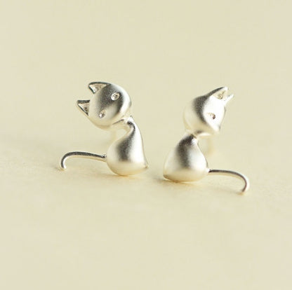 Cute kitten 925 sterling silver stud earrings Creative asymmetry literary small earrings female gift-Jewearrings