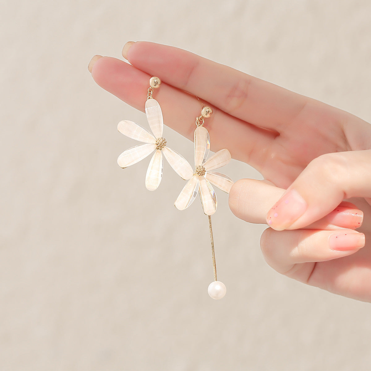 Temperament Flower Earrings Female Daisy Ear Clip-Jewearrings