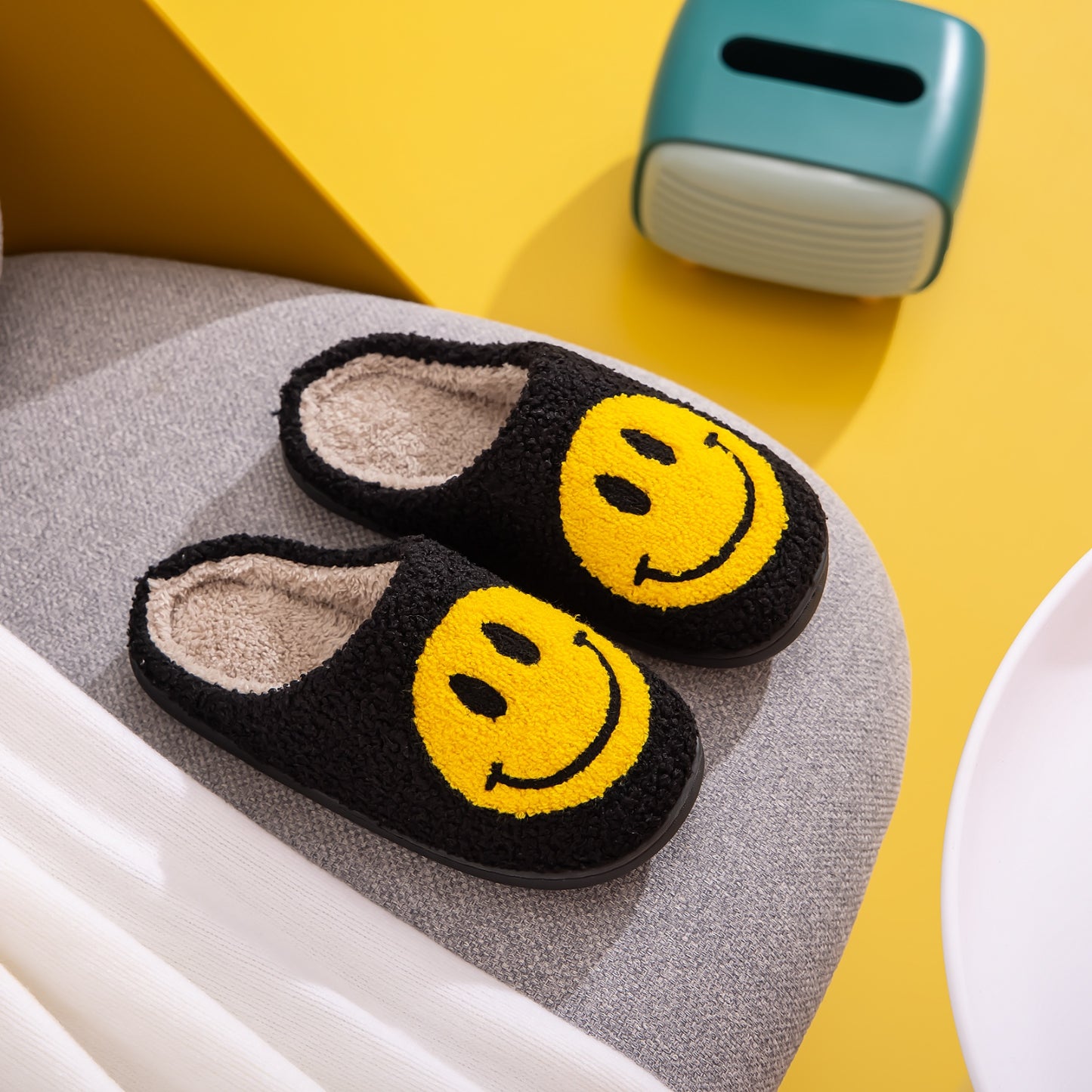 Melody Smiley Face Slippers-Jewearrings